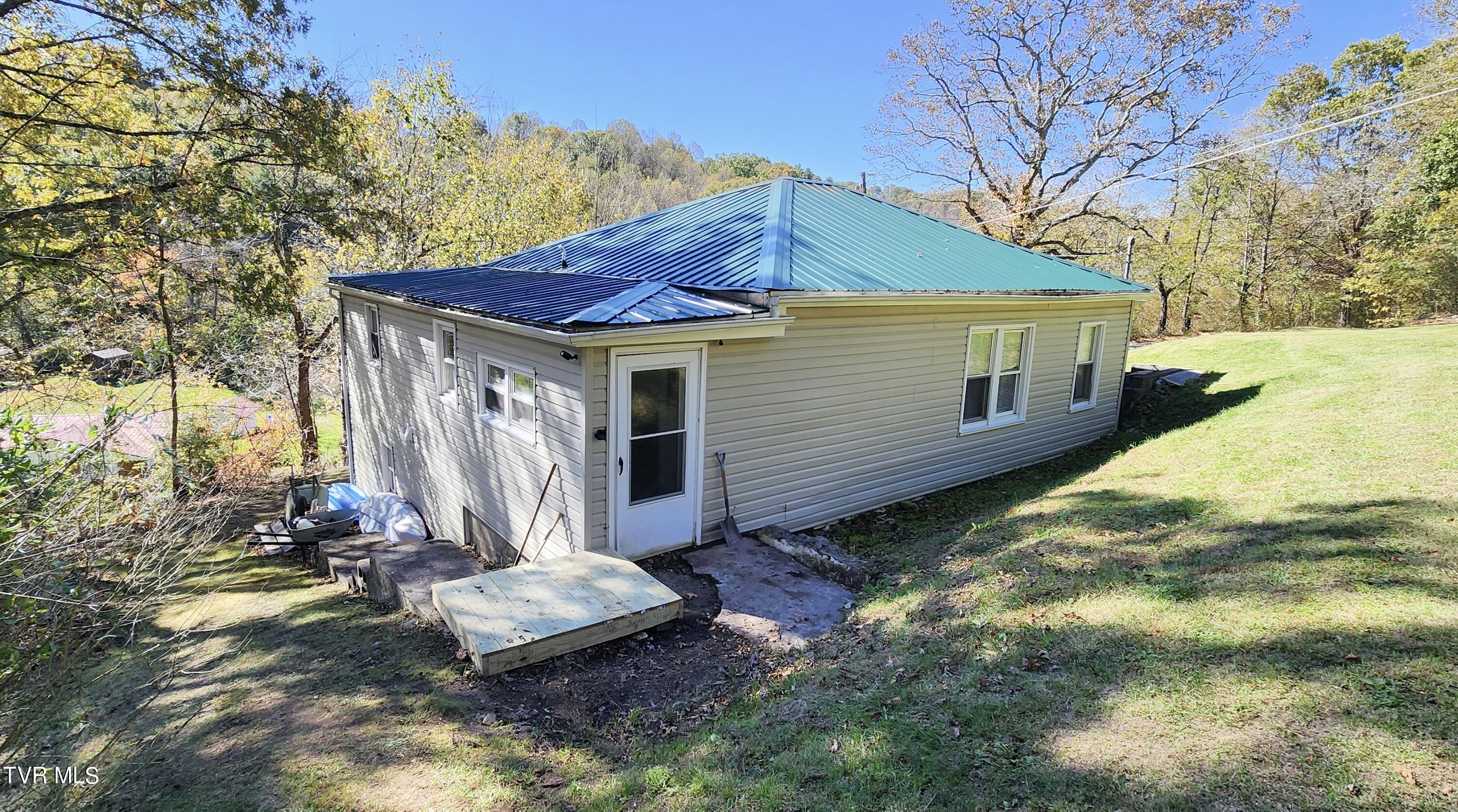 233 Reedy Road, Raven, Virginia image 25