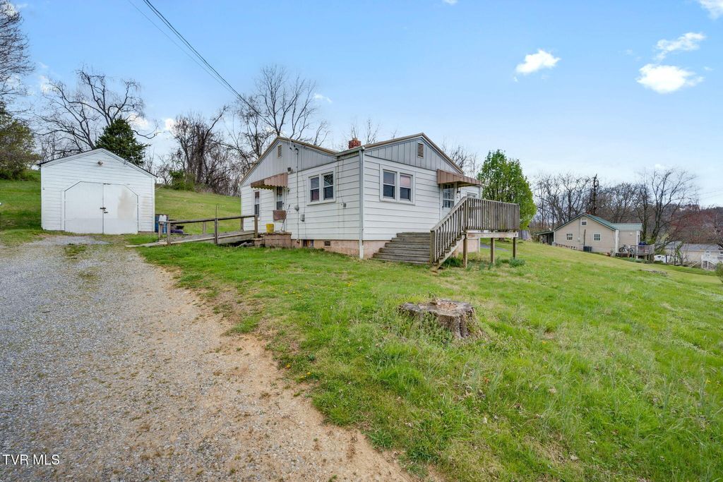 Photo of 114 Maple Drive, Jonesborough, TN 37659 (MLS # 9992813)