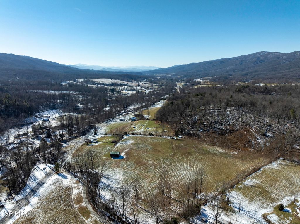 Photo of 3039 Hwy 91, Elizabethton, TN 37643 (MLS # 9989372)