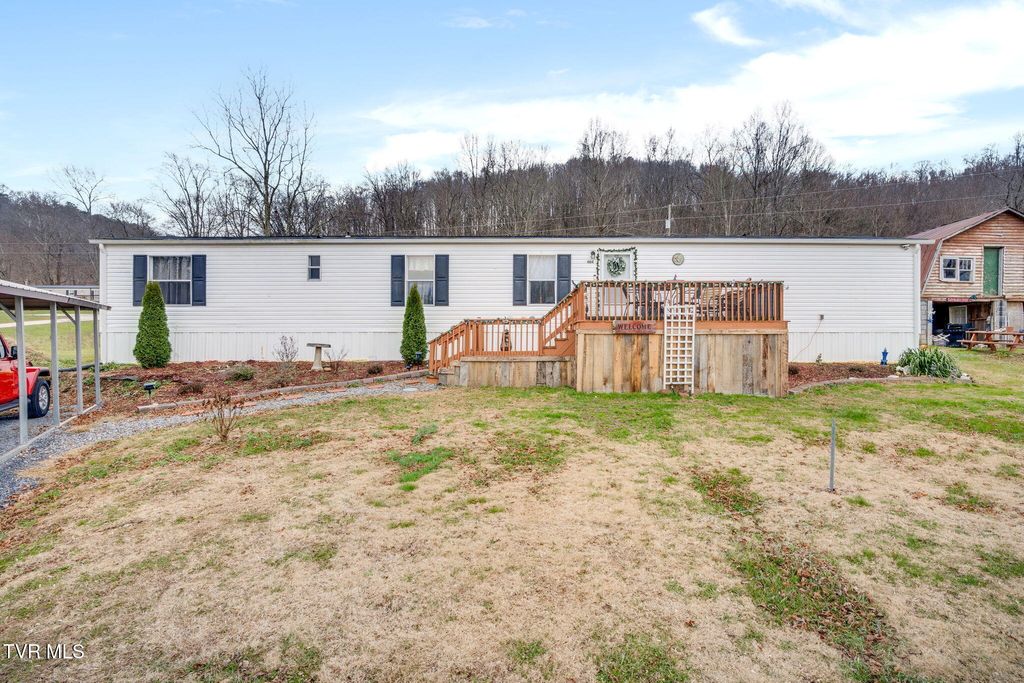 Photo of 404 Amis Chapel Road Road, Surgoinsville, TN 37873 (MLS # 9989539)
