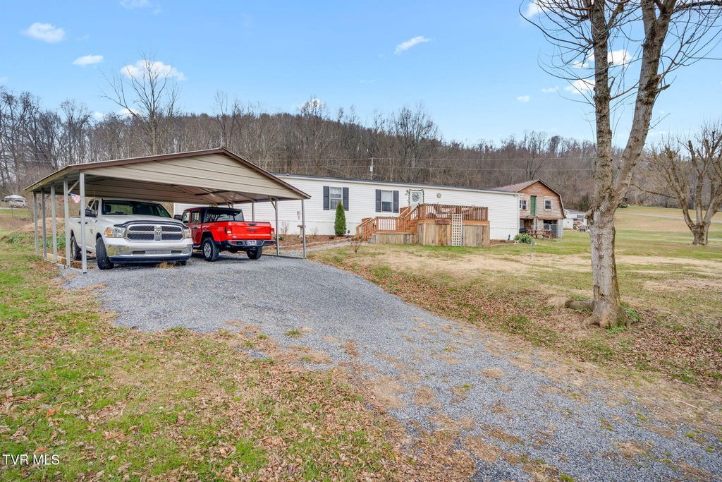 Photo of 404 Amis Chapel Road Road, Surgoinsville, TN 37873 (MLS # 9989539)