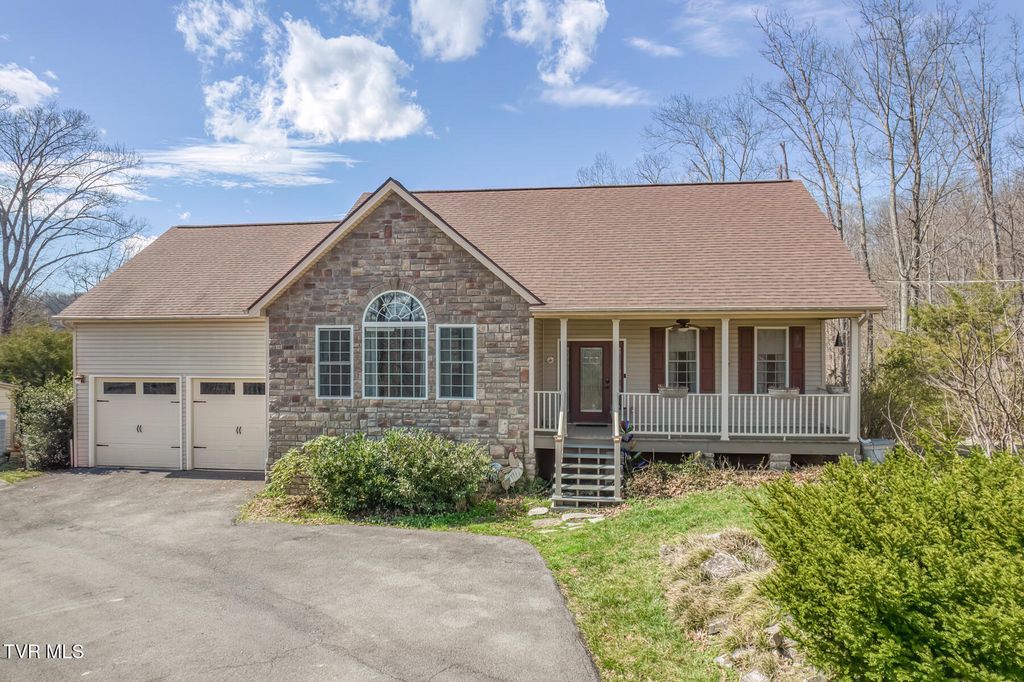 Photo of 107 Asher Court, Elizabethton, TN 37643 (MLS # 9992314)