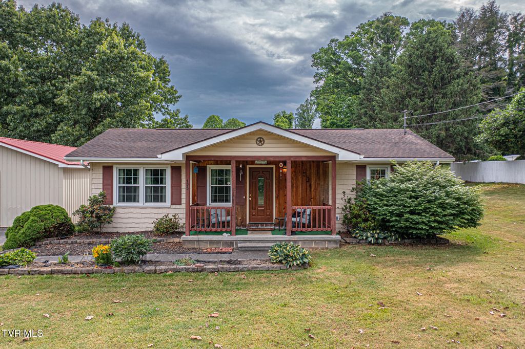 Photo of 125 Parsonage Road, Elizabethton, TN 37643 (MLS # 9995969)