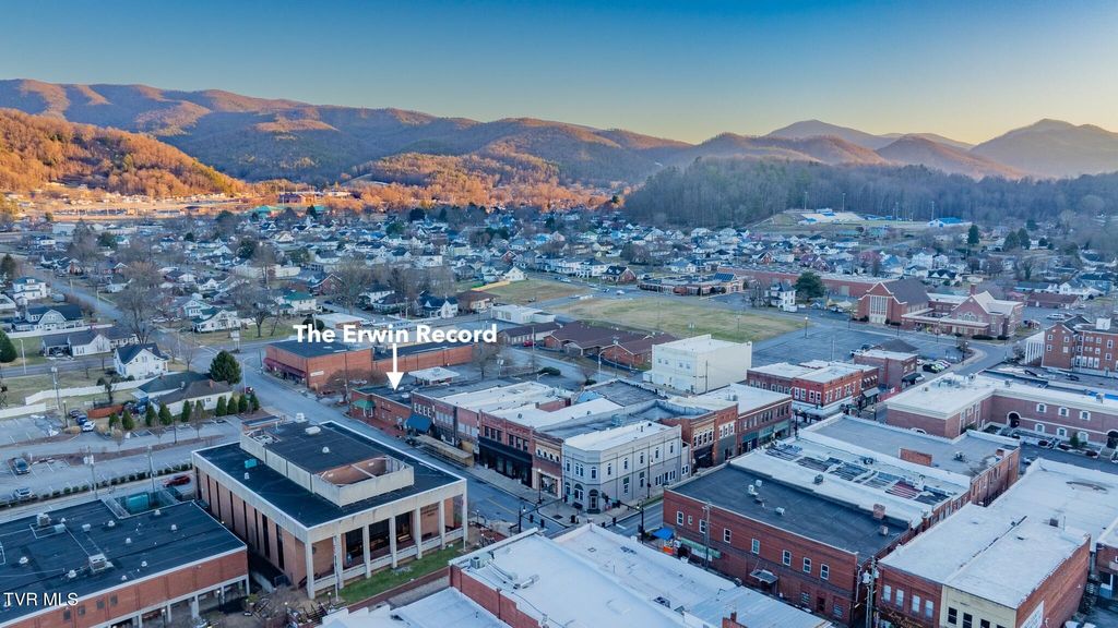 Photo of 218216 Gay St, Erwin, TN 37650 (MLS # 9991021)