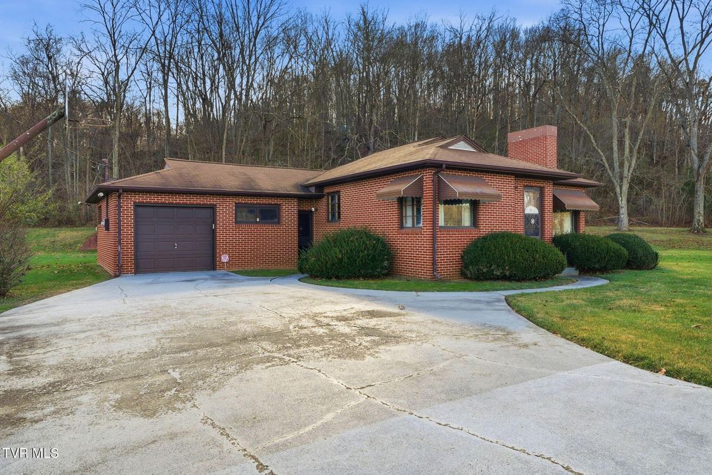Photo of 4701 Sullivan Gardens Parkway, Kingsport, TN 37660 (MLS # 9989276)