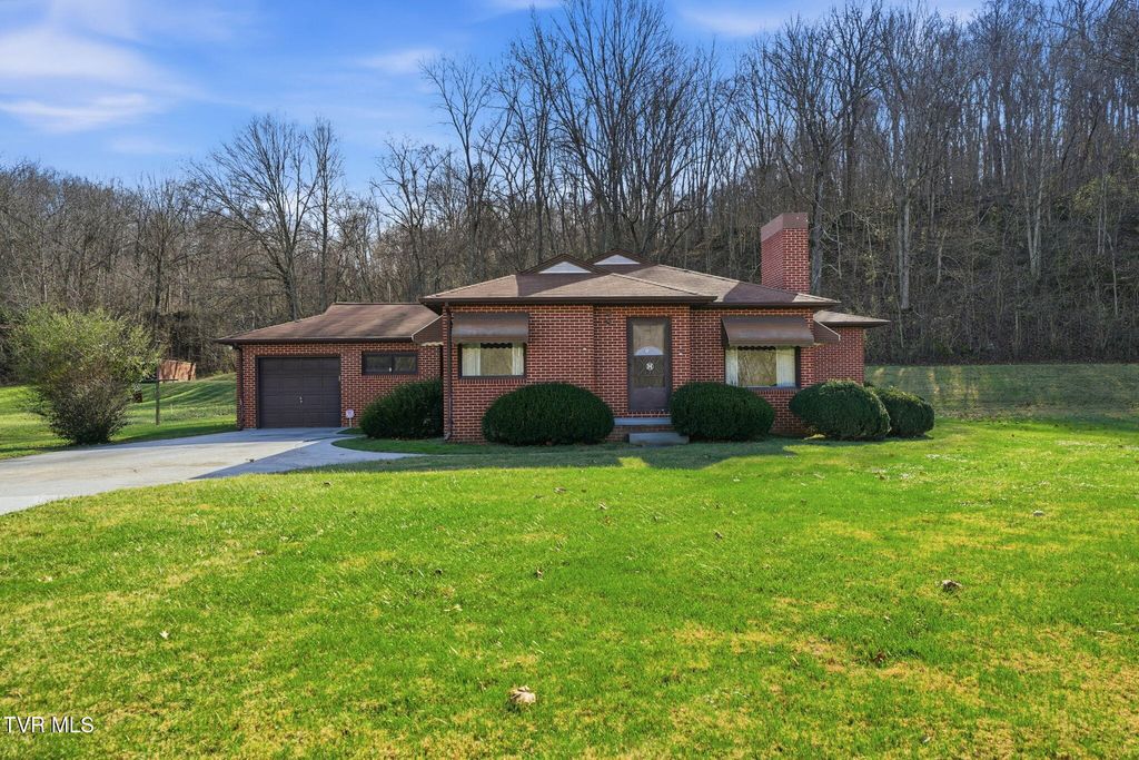 Photo of 4701 Sullivan Gardens Parkway, Kingsport, TN 37660 (MLS # 9989276)