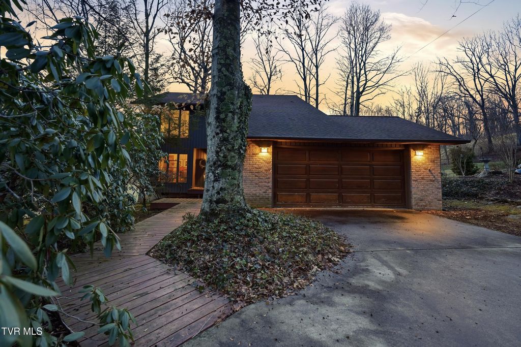 Photo of 166 Heather Lane, Johnson City, TN 37601 (MLS # 9991591)