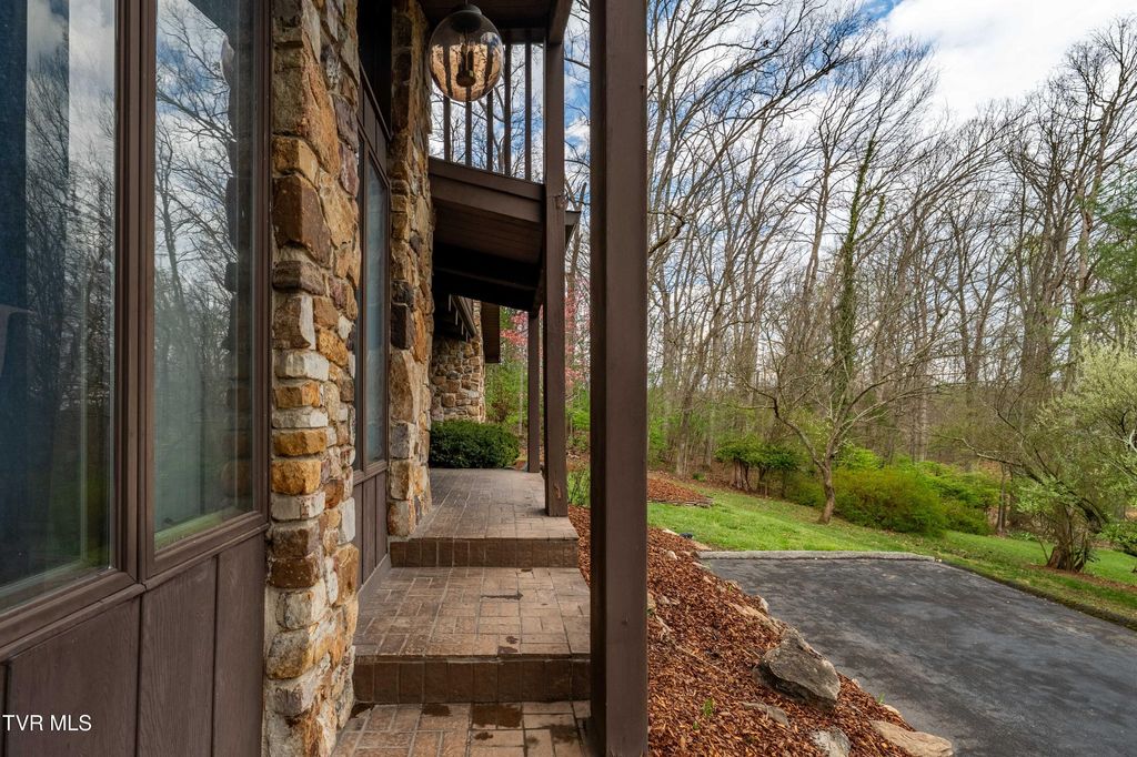 Photo of 102 Tracy Lane, Bristol, TN 37620 (MLS # 9993357)