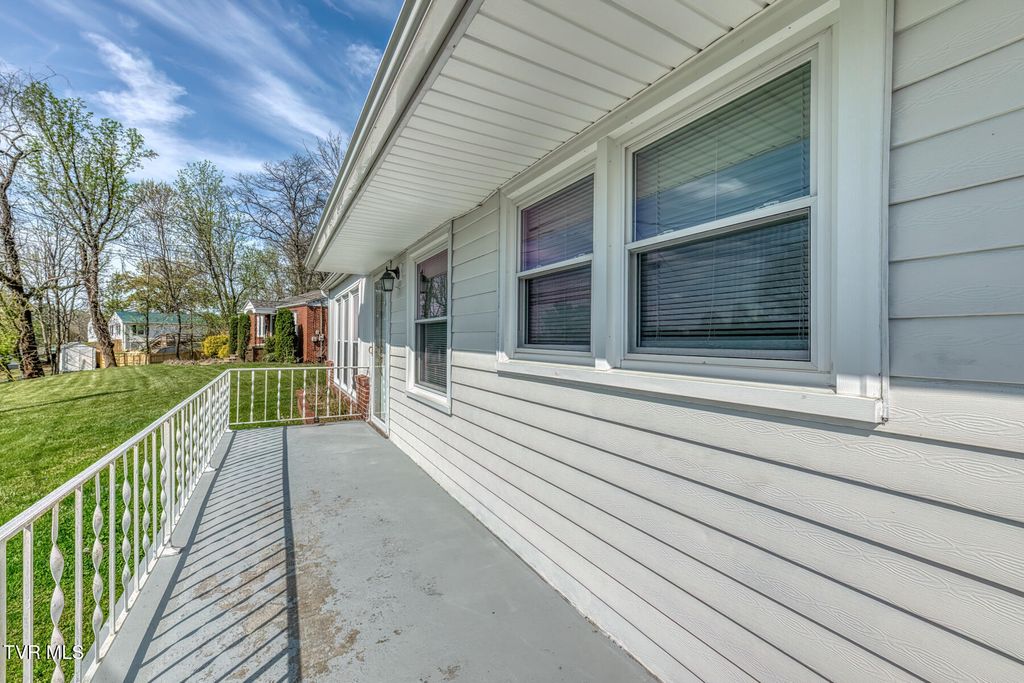 Photo of 1012 Lincoln Avenue, Johnson City, TN 37604 (MLS # 9993409)