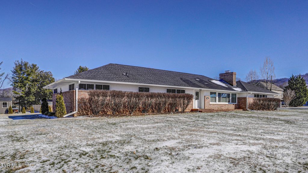 Photo of 955 9th Street, Erwin, TN 37650 (MLS # 9990644)