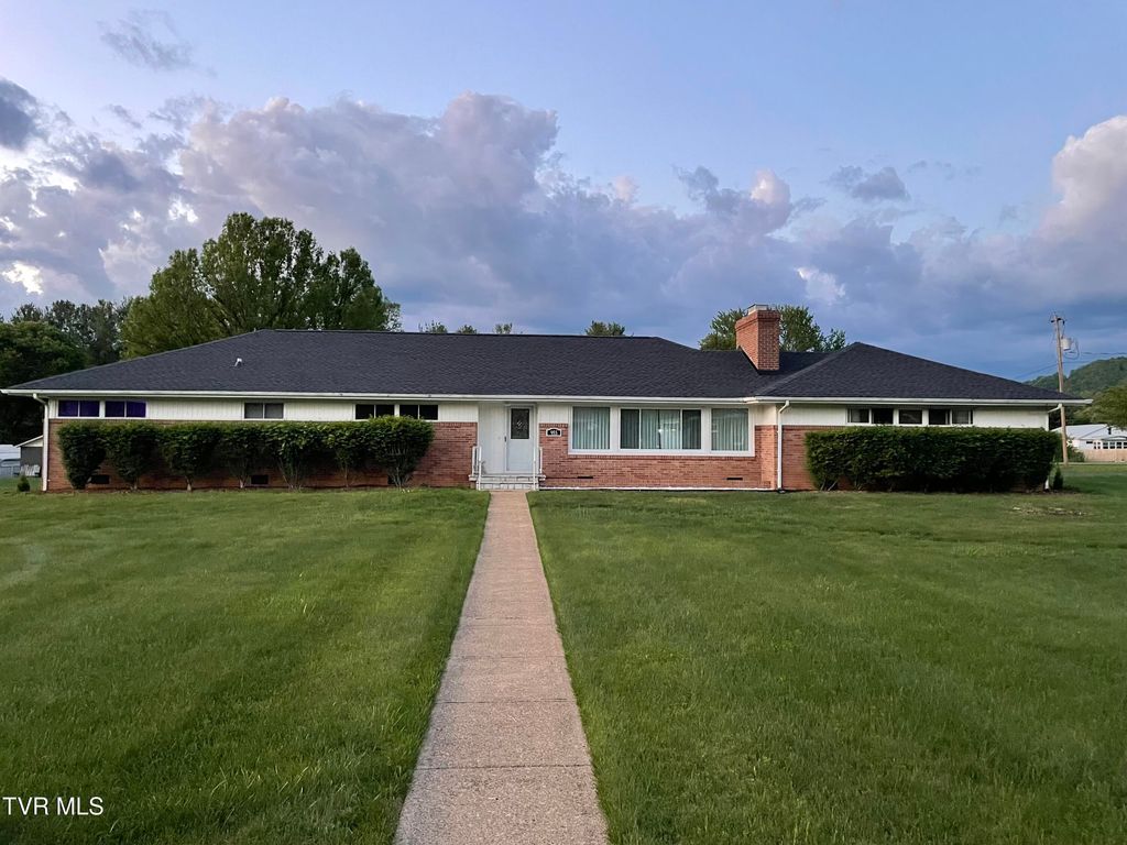 Photo of 955 9th Street, Erwin, TN 37650 (MLS # 9990644)