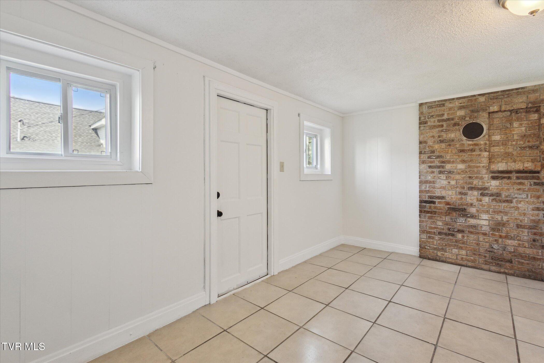 2504 Fort Henry Drive, Kingsport, Tennessee image 39