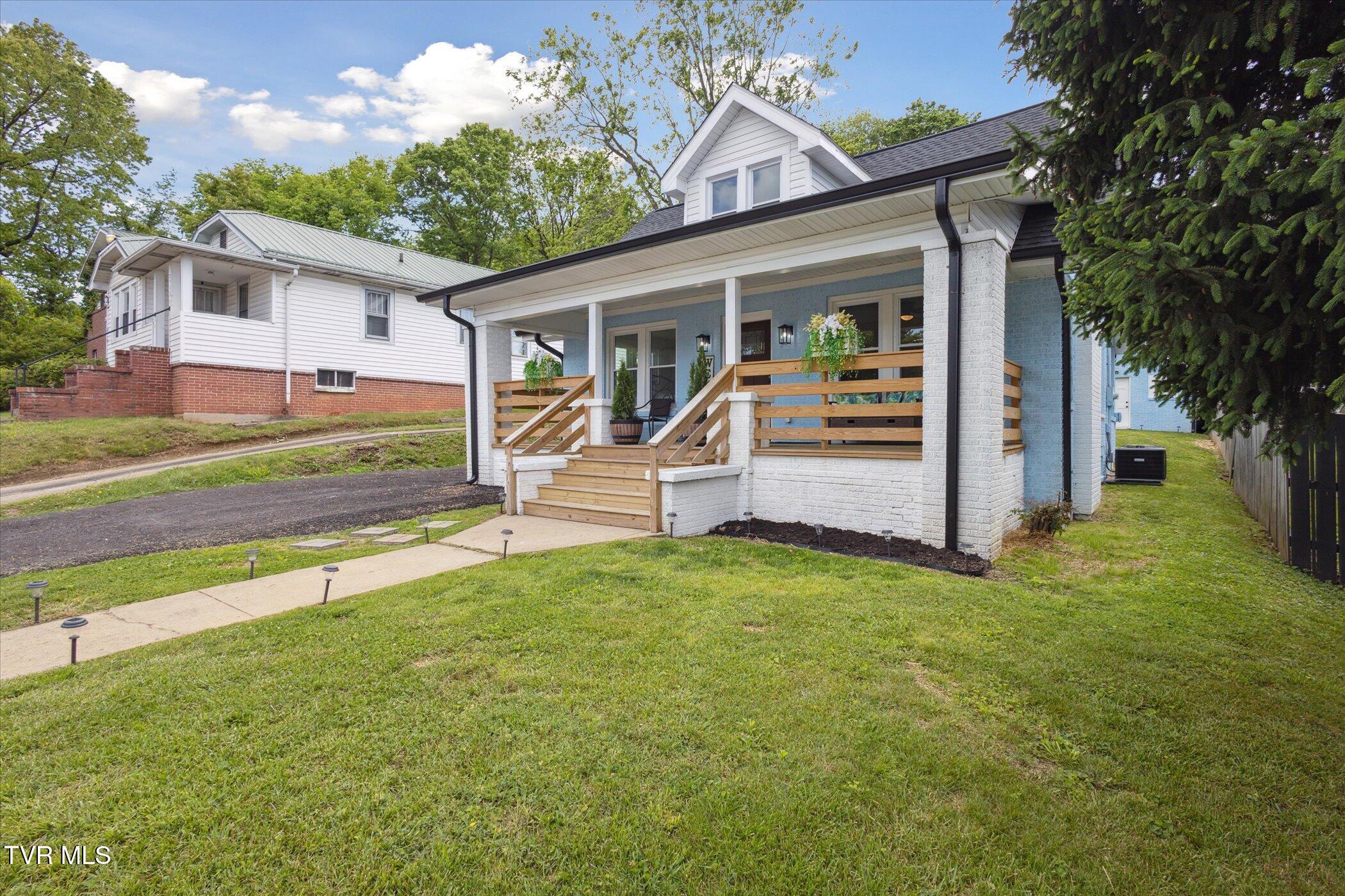 2504 Fort Henry Drive, Kingsport, Tennessee image 3