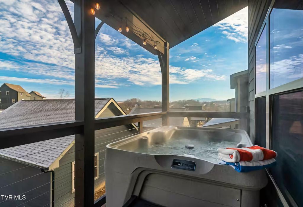 Photo of 1654 Veterans Boulevard #32, Sevierville, TN 37862 (MLS # 9978916)