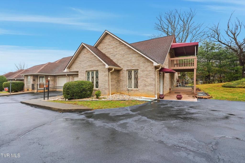 Photo of 2509 Lakeview Drive #5, Johnson City, TN 37601 (MLS # 9988750)