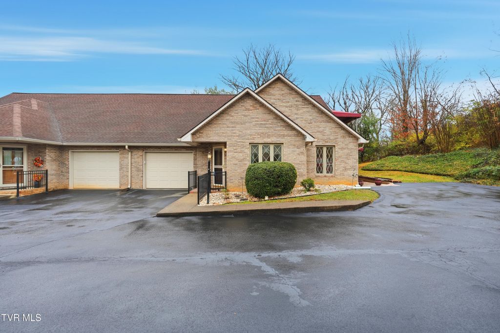 Photo of 2509 Lakeview Drive #5, Johnson City, TN 37601 (MLS # 9988750)