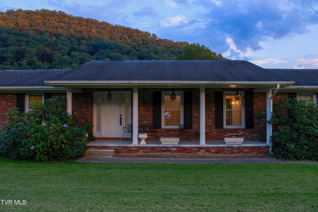 Photo of 121 Hope Drive, Gate City, VA 24251 (MLS # 9985878)