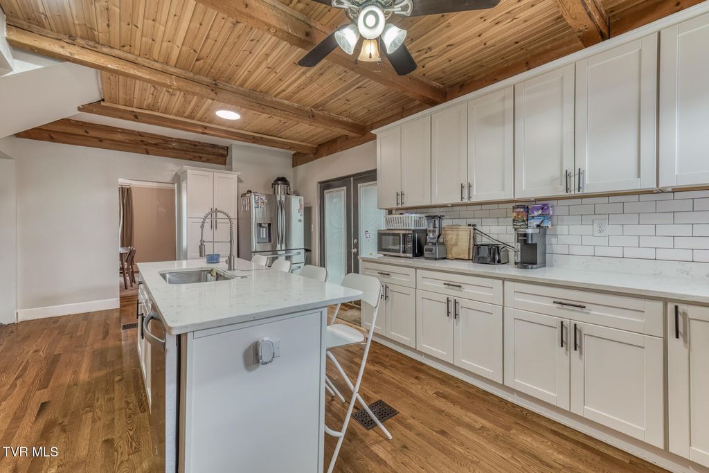 Photo of 440 Love Street, Erwin, TN 37650 (MLS # 9993046)