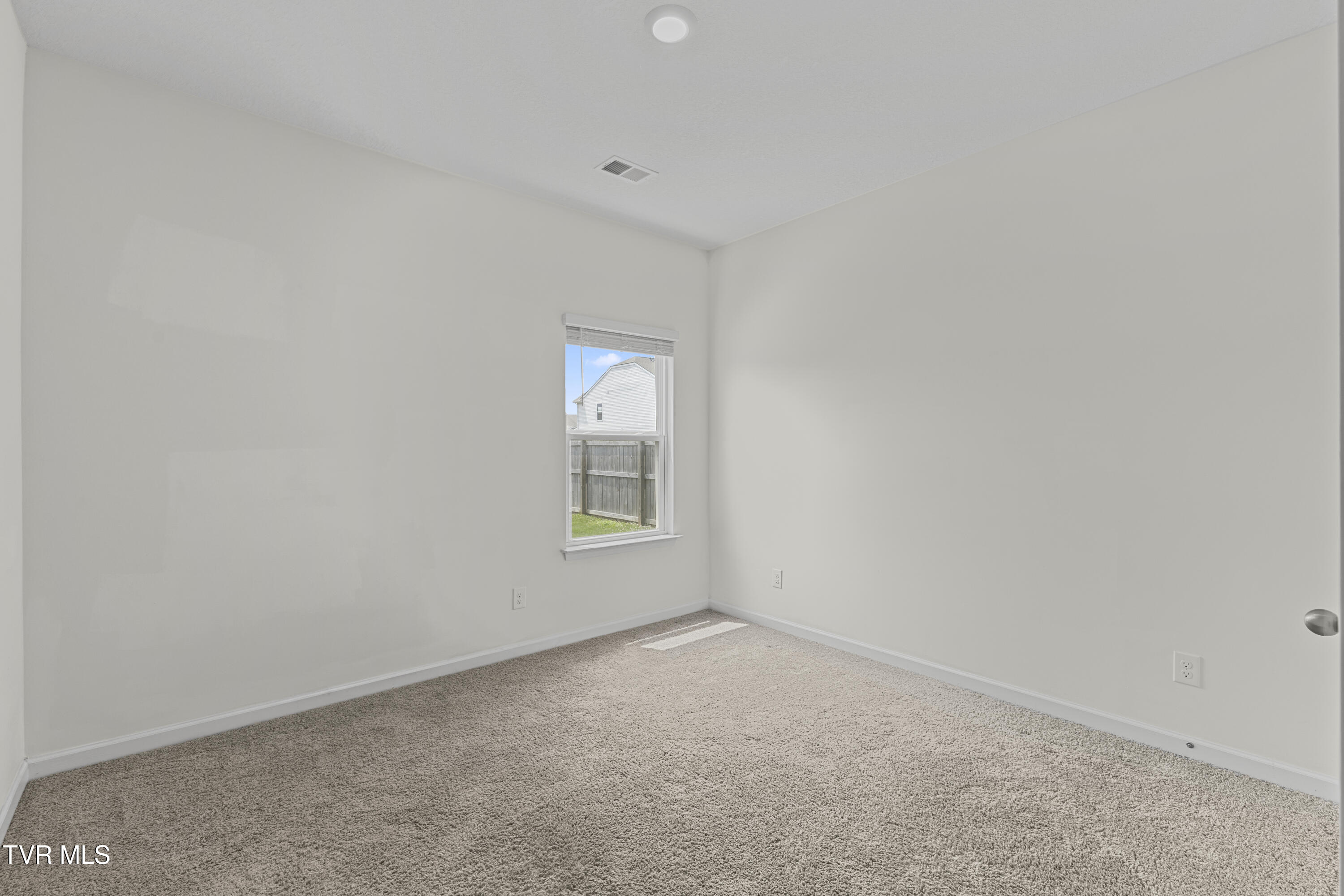 1363 Raccoon Lane, Piney Flats, Tennessee image 16