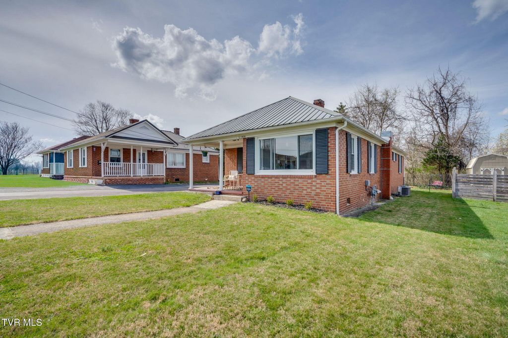 Photo of 910 Birch Street, Kingsport, TN 37664 (MLS # 9990937)