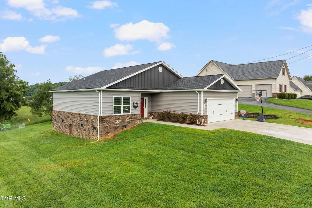 Photo of 142 Mystic Lane, Jonesborough, TN 37659 (MLS # 9999552)