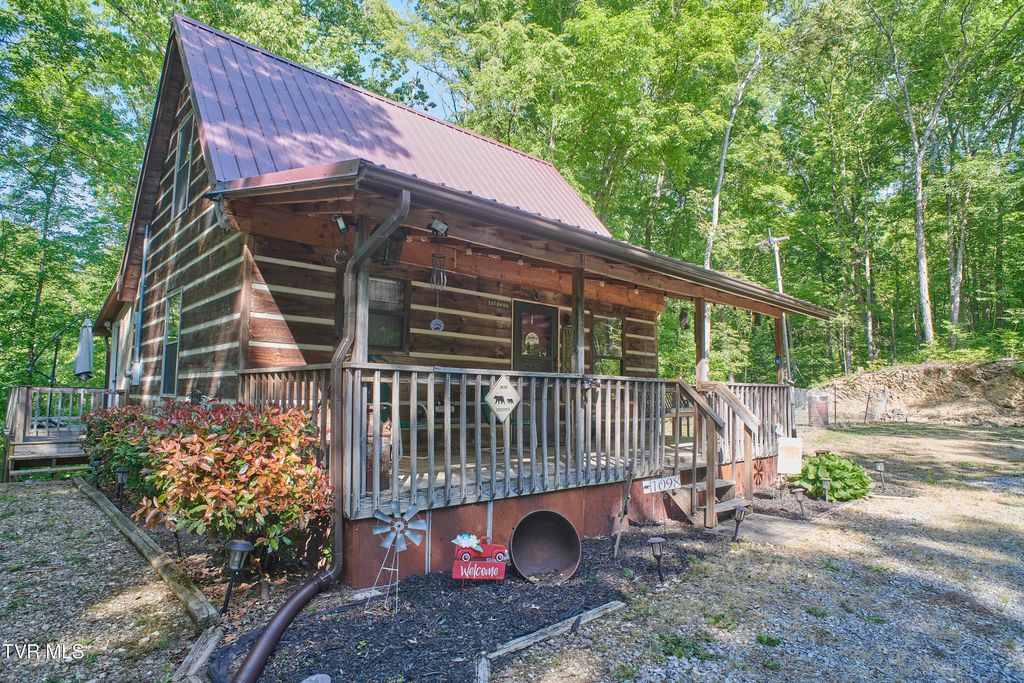 Photo of 1092 Hwy 25 E, Newport, TN 37821 (MLS # 9994607)