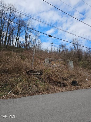 307 11TH ST NW, NORTON, VA 24273 - Image e2b3b1ac4fe1cf4740fad7cd6f35eeeb/1231654822