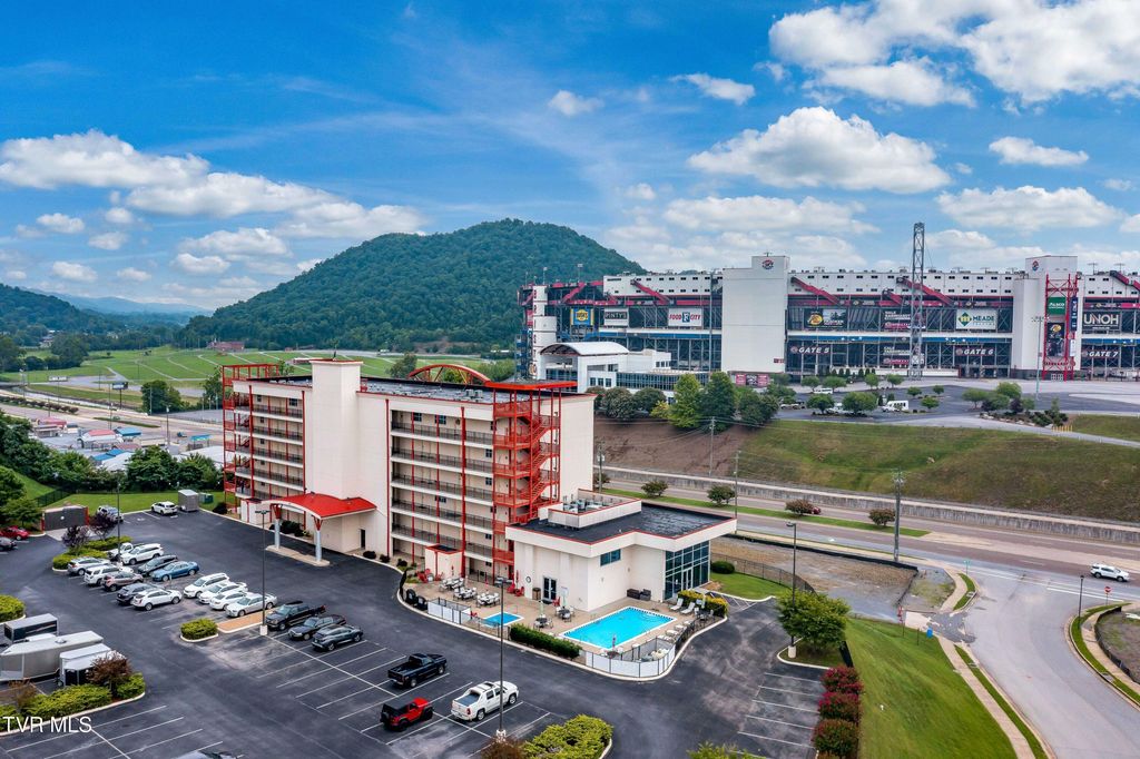 Photo of 120 Raceday Center Drive #303, Bristol, TN 37620 (MLS # 9993725)