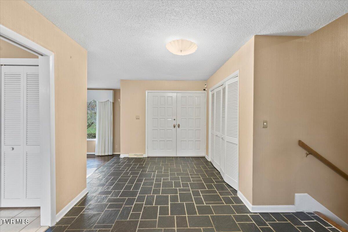 909 Millercrest Drive, Johnson City, Tennessee image 11