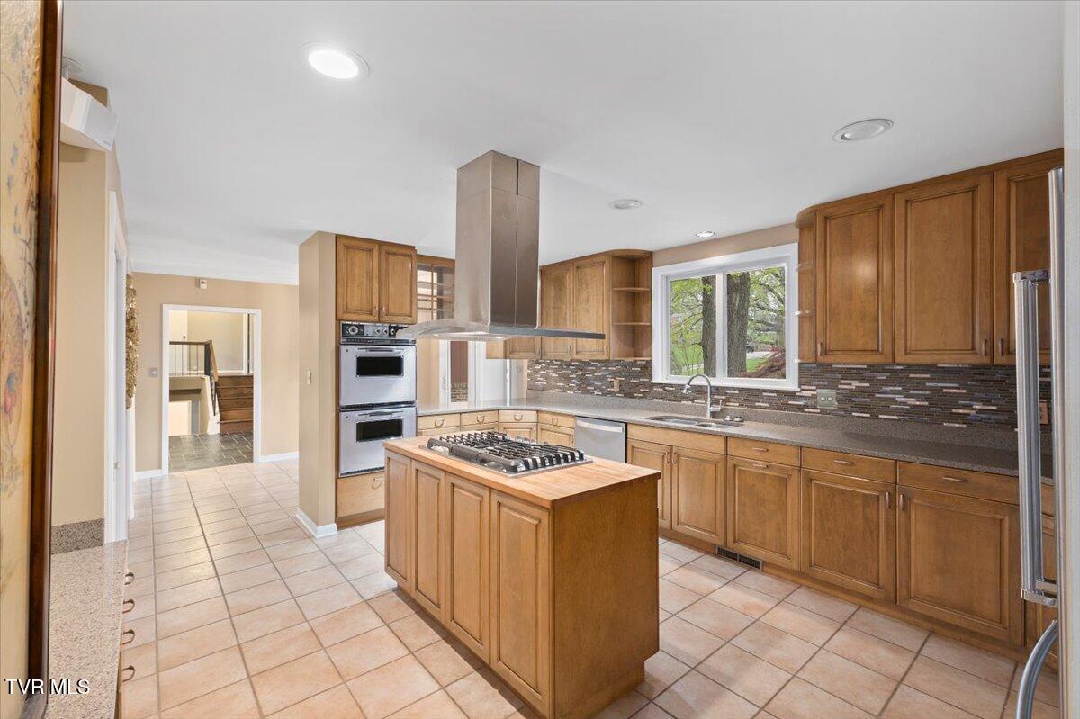 909 Millercrest Drive, Johnson City, Tennessee image 13