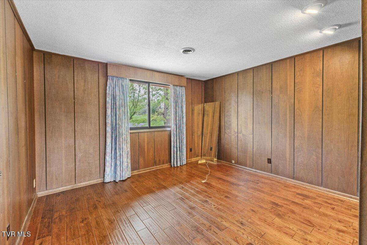 909 Millercrest Drive, Johnson City, Tennessee image 32