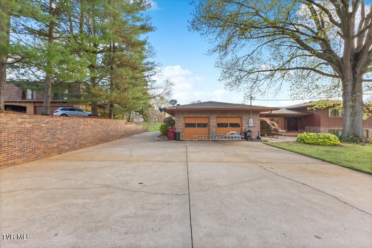 909 Millercrest Drive, Johnson City, Tennessee image 5