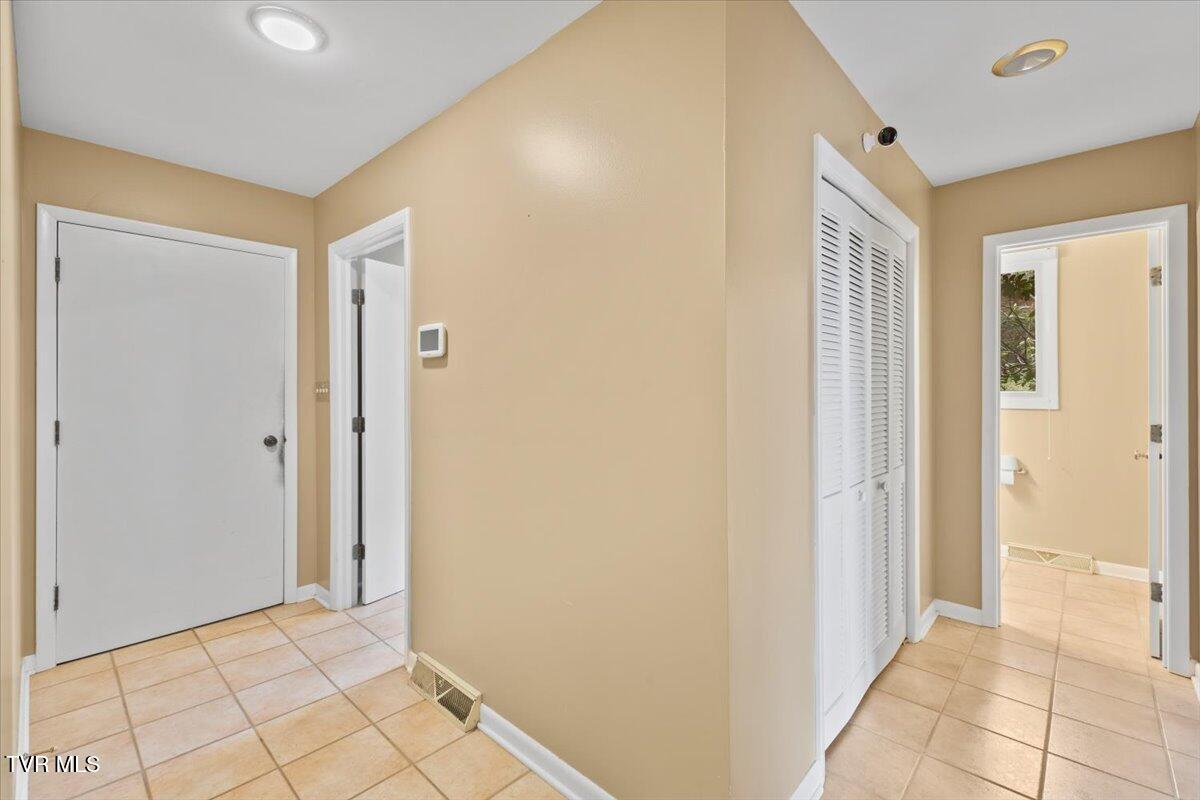 909 Millercrest Drive, Johnson City, Tennessee image 25