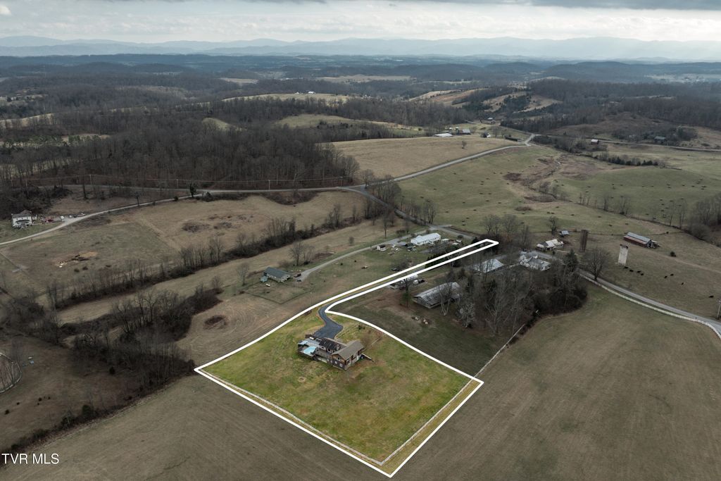 Photo of 120 Hicks Road, Jonesborough, TN 37659 (MLS # 9989900)