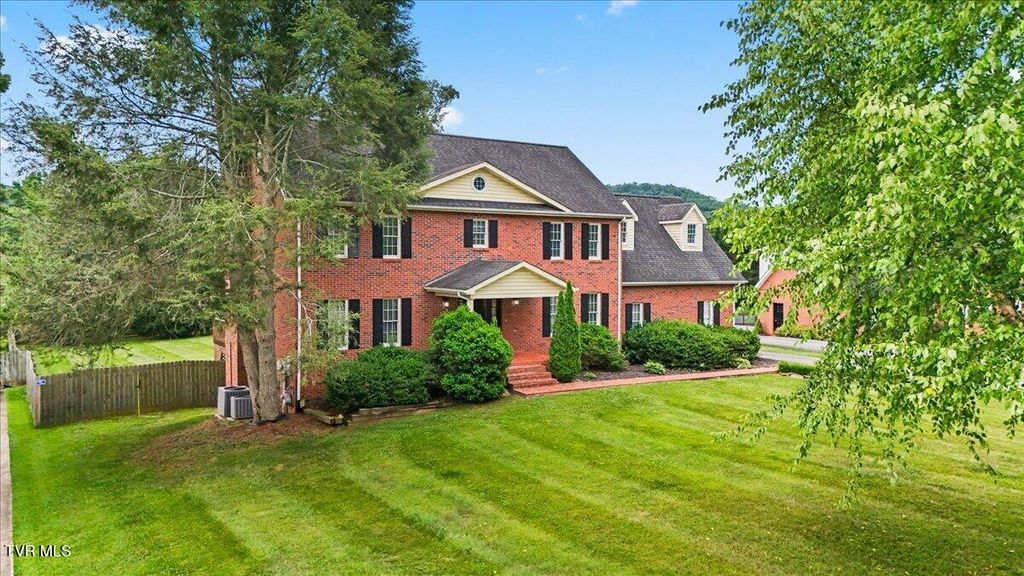 Photo of 223 Colony Drive, Bristol, TN 37620 (MLS # 9996783)