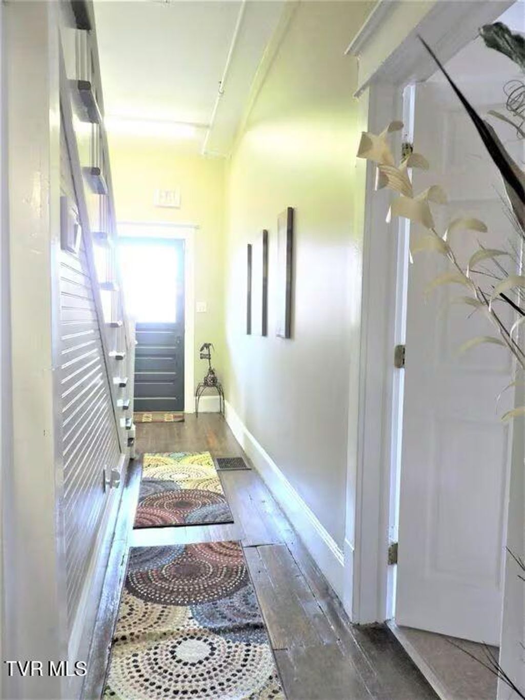 Photo of 305 Montgomery Street, Johnson City, TN 37604 (MLS # 9991639)