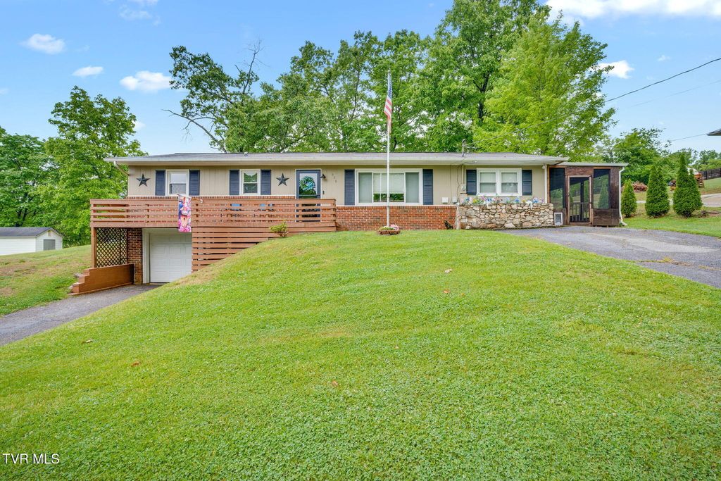 Photo of 408 Rainbow Circle, Kingsport, TN 37660 (MLS # 9994670)