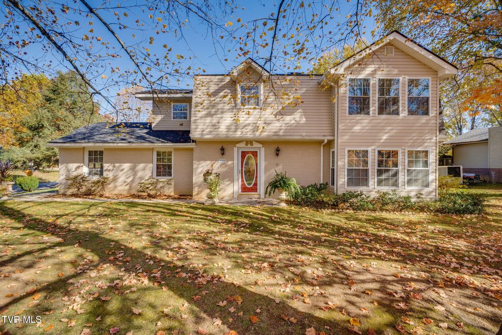 Photo of 3315 Martindale Drive, Johnson City, TN 37601 (MLS # 9992517)