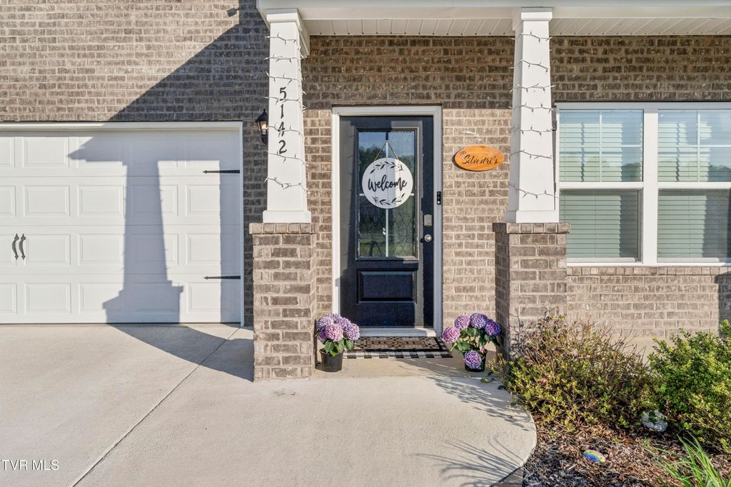 Photo of 5142 Wildlife Circle, Piney Flats, TN 37686 (MLS # 9994531)