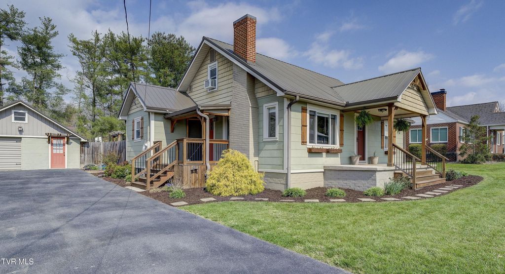 Photo of 4238 Ivanhoe Street, Kingsport, TN 37660 (MLS # 9992977)