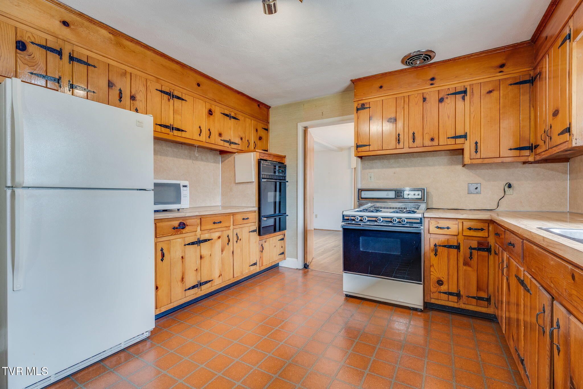 105 Knollwood Road, Bristol, Tennessee image 20