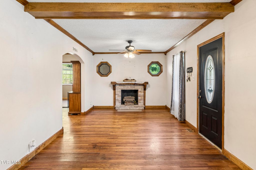 Photo of 118 Bowers Avenue, Johnson City, TN 37601 (MLS # 9995680)
