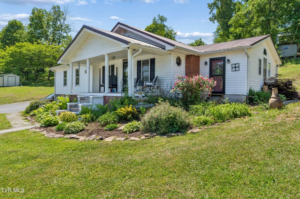 Photo of 118 Bowers Avenue, Johnson City, TN 37601 (MLS # 9995680)