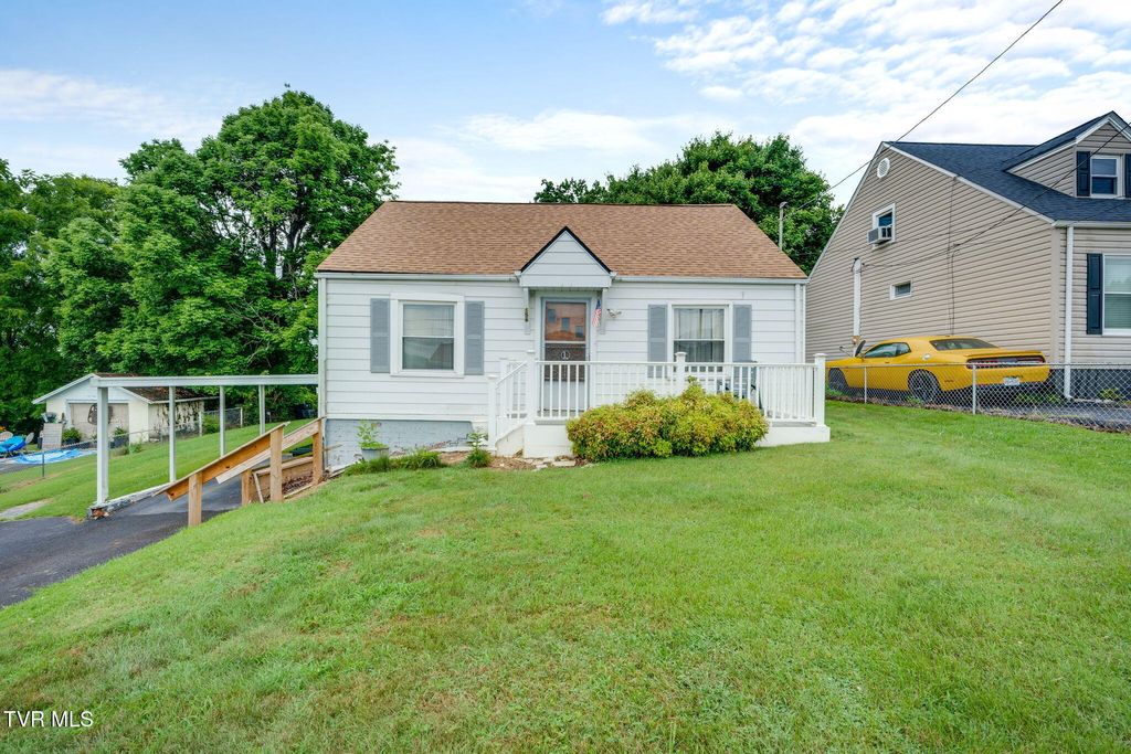 Photo of 156 Kingsley Avenue, Kingsport, TN 37660 (MLS # 9998088)