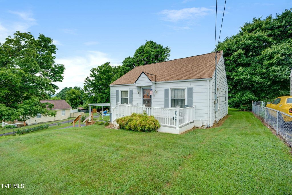 Photo of 156 Kingsley Avenue, Kingsport, TN 37660 (MLS # 9998088)