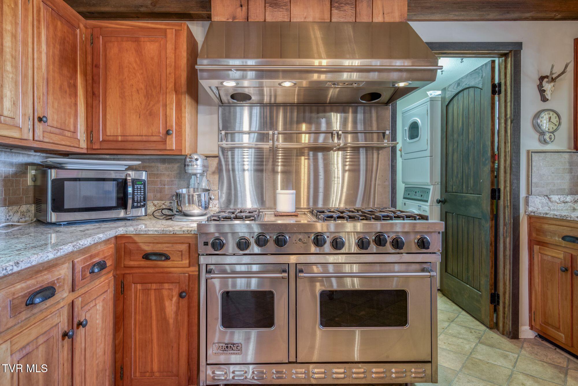 752 Heaton Creek Rd. Rd, Roan Mountain, Tennessee image 6