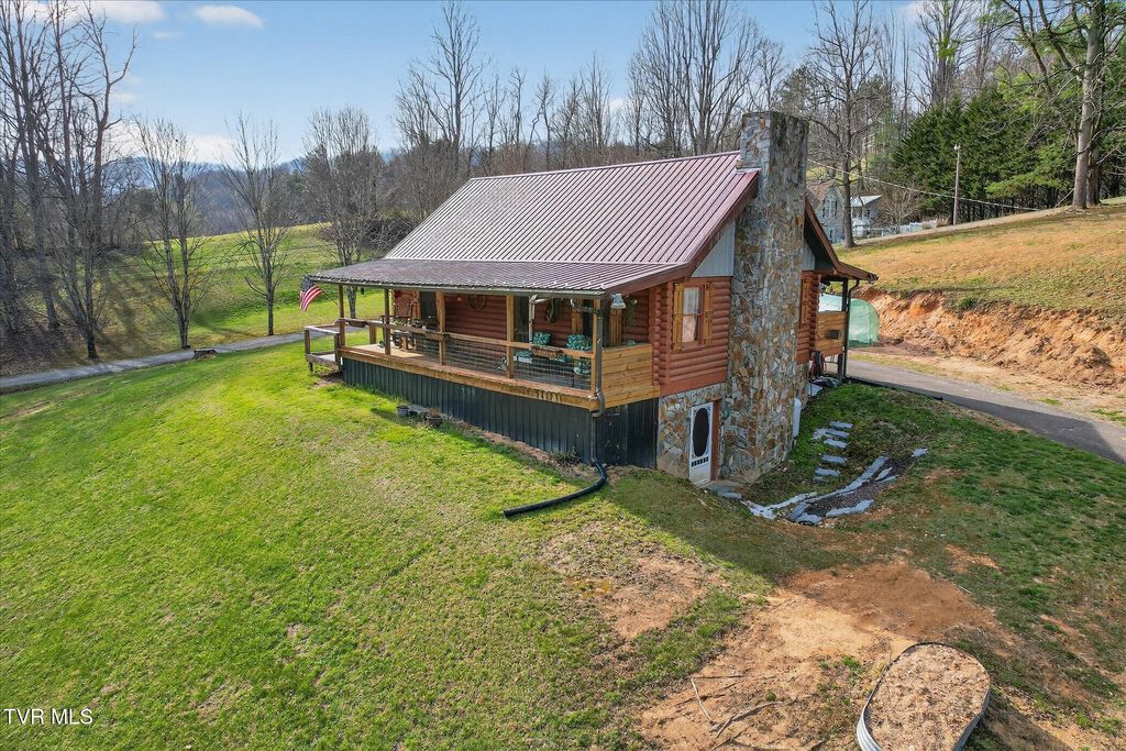 Photo of 250 Beaver Walk Road, Mountain City, TN 37683 (MLS # 9992903)
