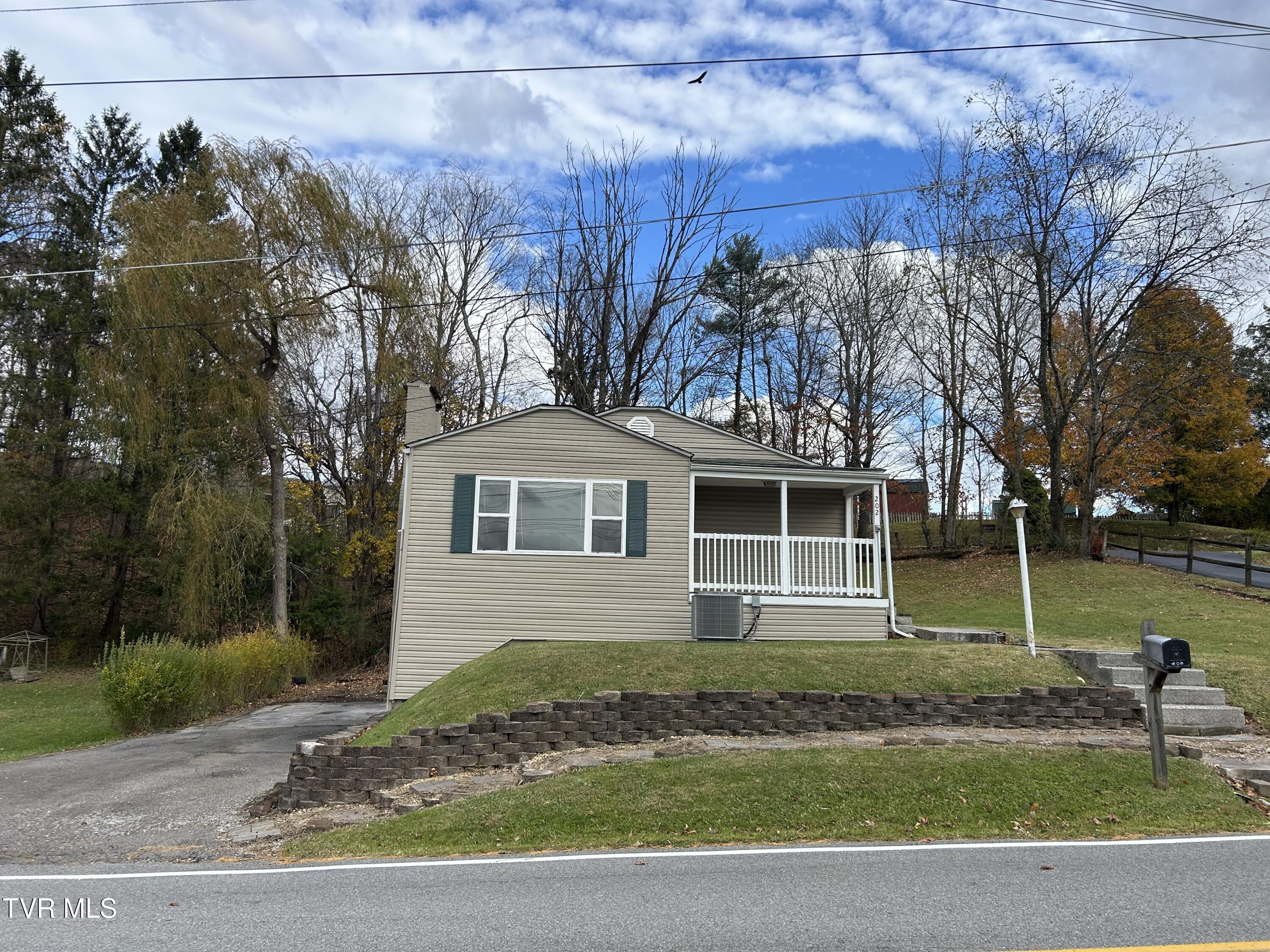 202 Northeast Railroad Avenue