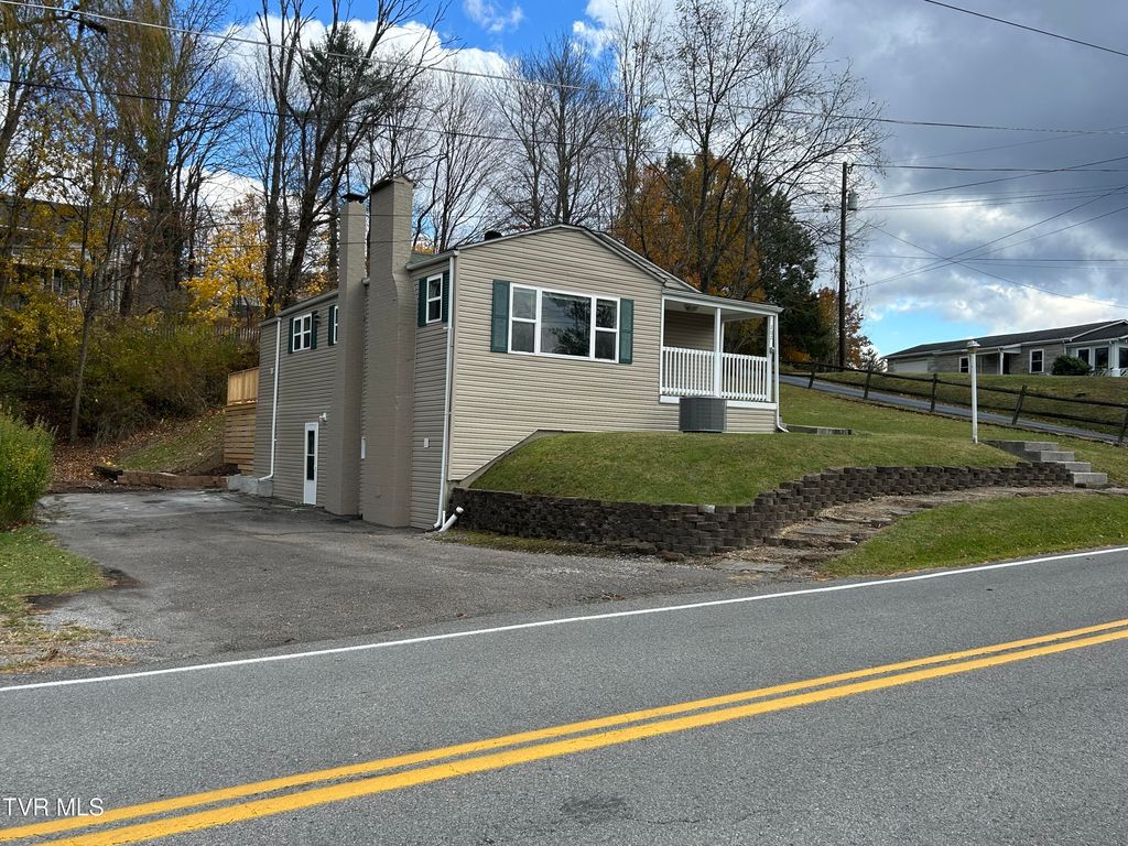 Photo of 202 Railroad Avenue, Wise, VA 24293 (MLS # 9992464)