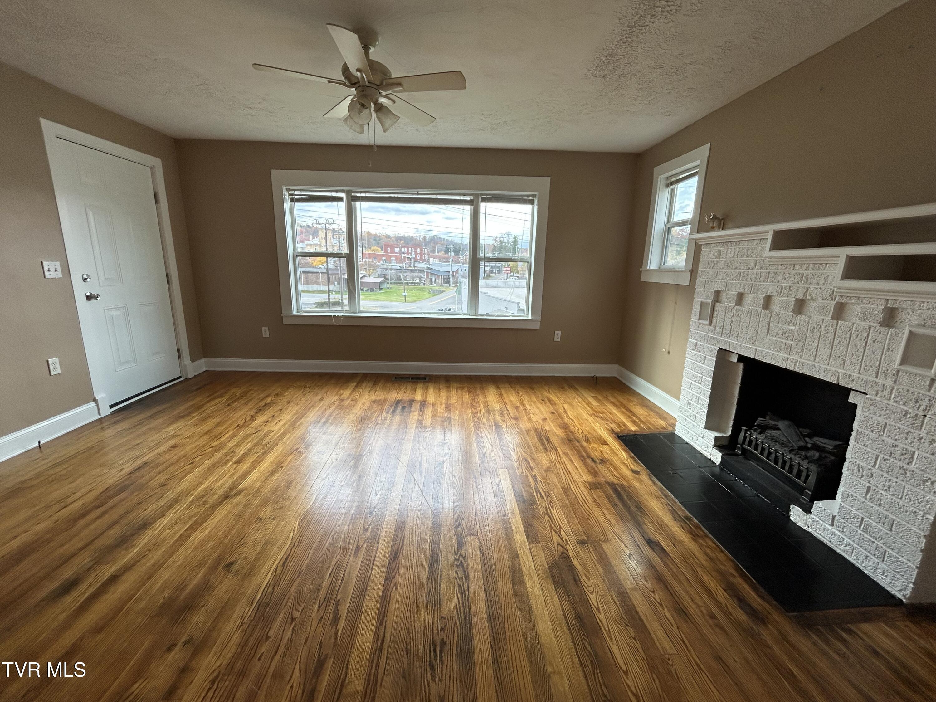 202 Northeast Railroad Avenue